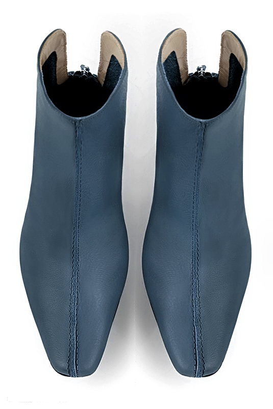Denim blue women's ankle boots with a zip at the back. Square toe. Medium block heels. Top view - Florence KOOIJMAN